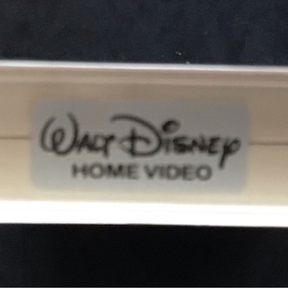 Disney’s The Rescuers VHS - Picture 4 of 7